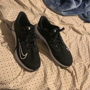 black nike running shoes